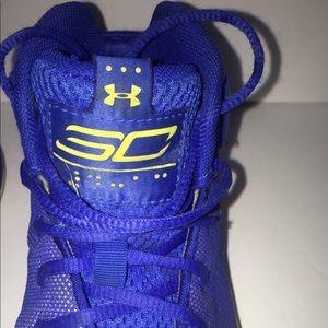 Boys under amour Steph Curry shoes